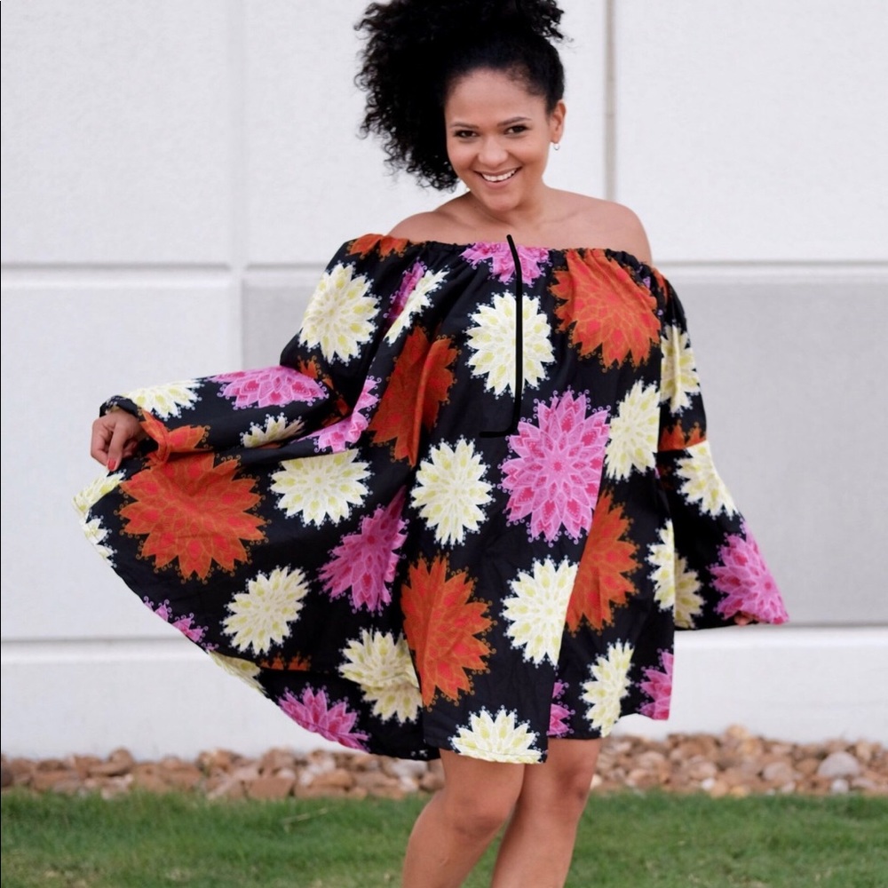 Women off shoulder fleared dress - Picture 2 of 4